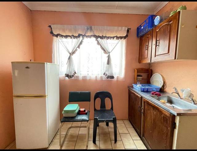 3 BEDROOM HOUSE FOR SALE IN GLENWOOD